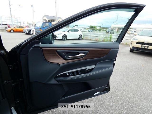 Toyota CROWN SEDAN 2024-08 7326386-21