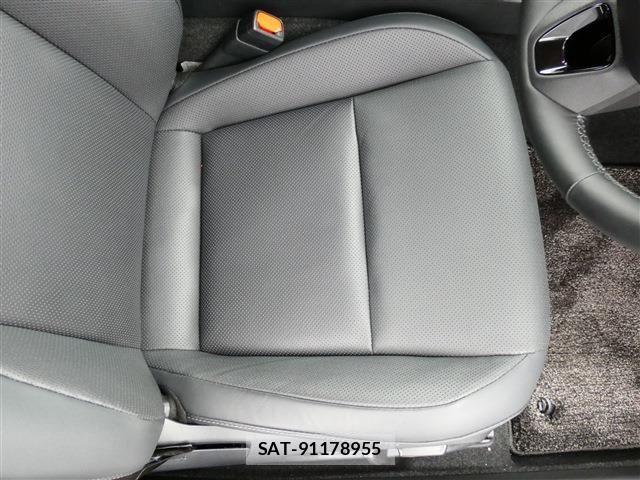 Toyota CROWN SEDAN 2024-08 7326386-28