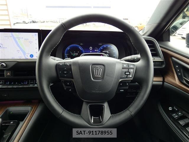 Toyota CROWN SEDAN 2024-08 7326386-2