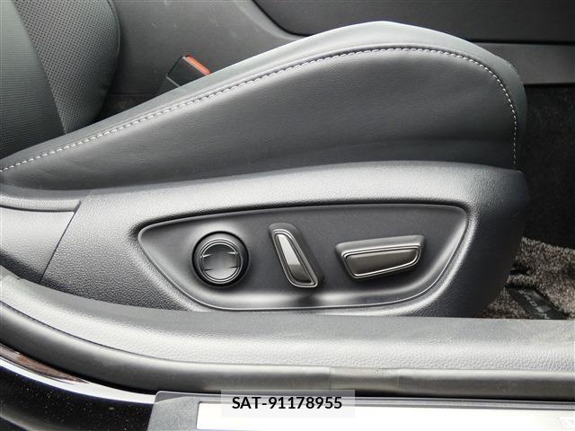 Toyota CROWN SEDAN 2024-08 7326386-29