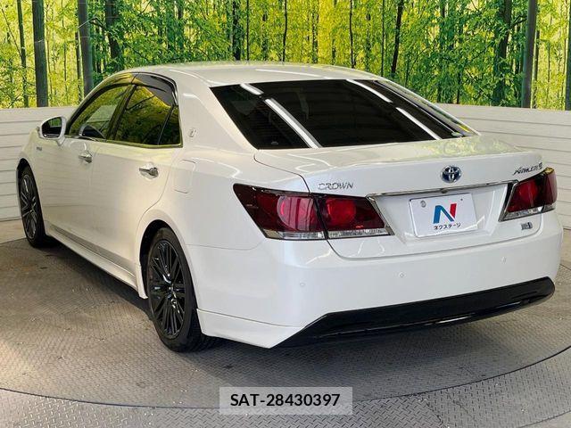 Toyota CROWN SEDAN 2014-07 7326402-16