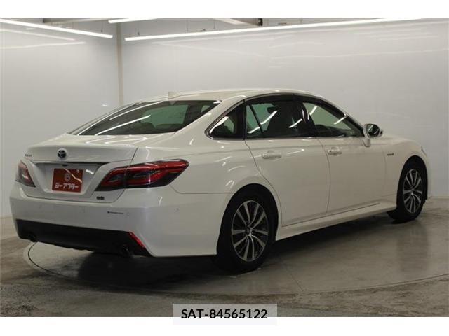 Toyota CROWN SEDAN 2018-10 7326406-4