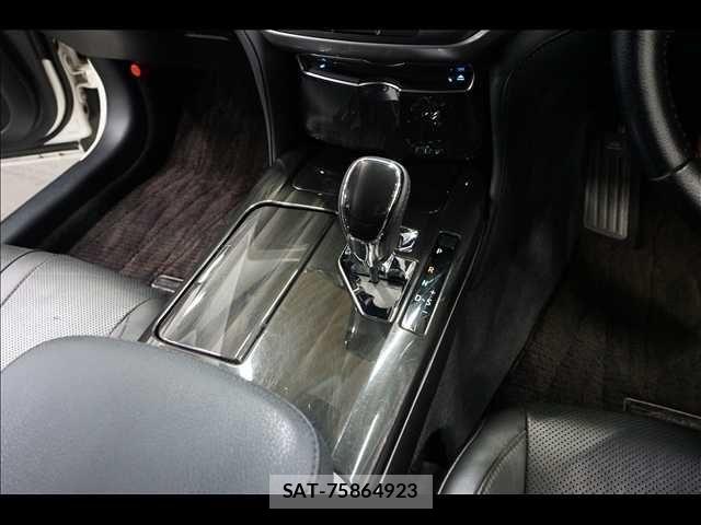 Toyota CROWN SEDAN 2013-04 7326409-11