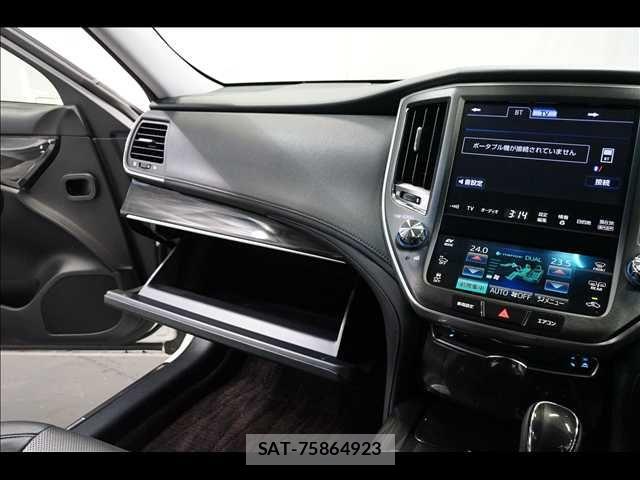 Toyota CROWN SEDAN 2013-04 7326409-12