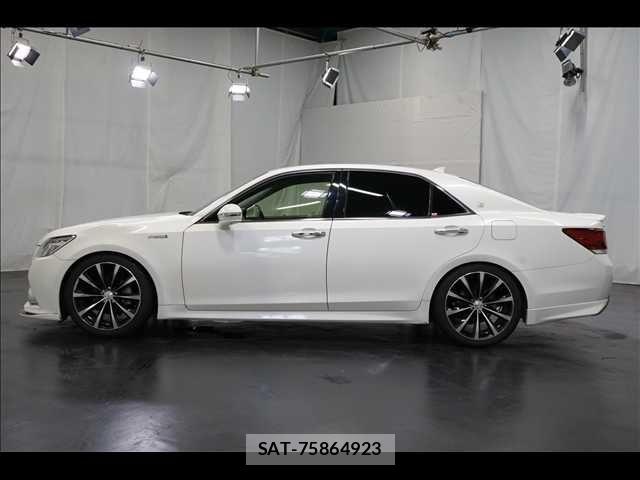 Toyota CROWN SEDAN 2013-04 7326409-14
