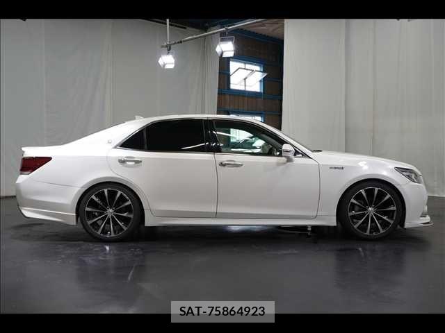 Toyota CROWN SEDAN 2013-04 7326409-15