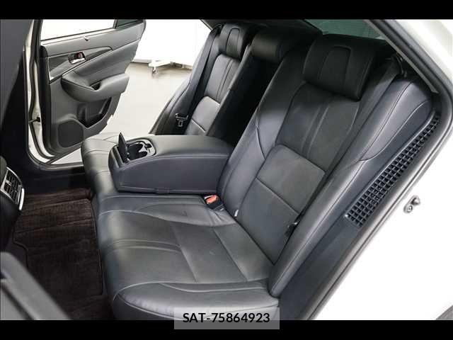 Toyota CROWN SEDAN 2013-04 7326409-17