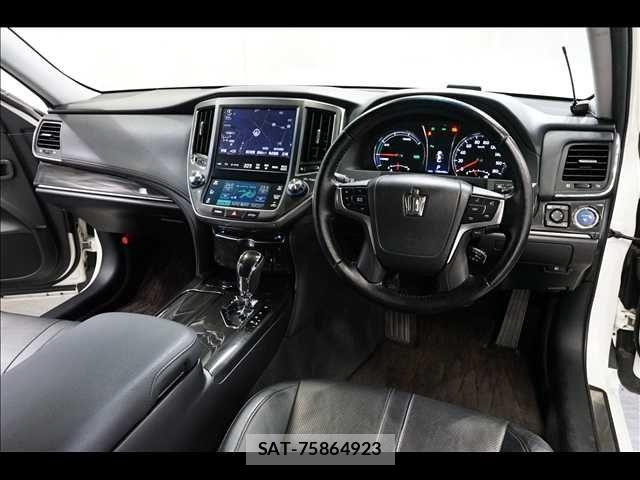 Toyota CROWN SEDAN 2013-04 7326409-1