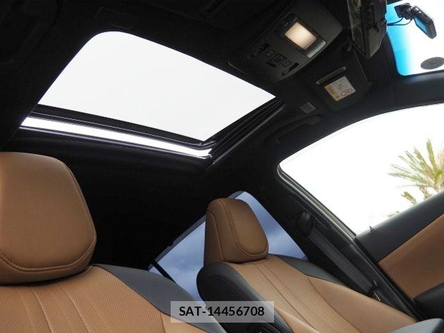 Toyota CROWN SEDAN 2022-03 7326385-9