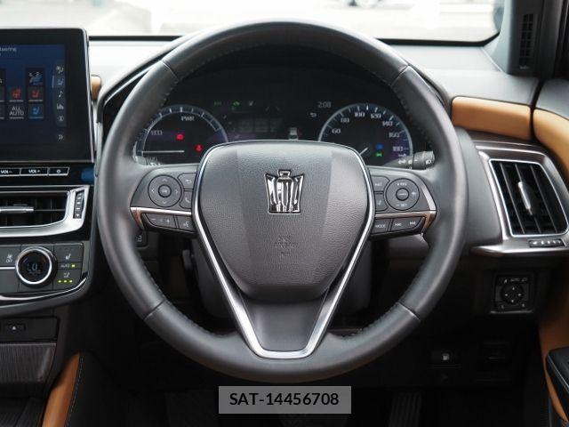 Toyota CROWN SEDAN 2022-03 7326385-16