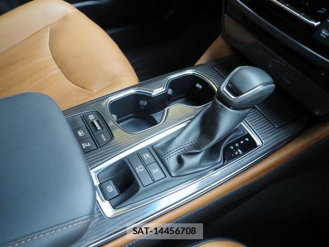 Toyota CROWN SEDAN 2022-03 7326385-26