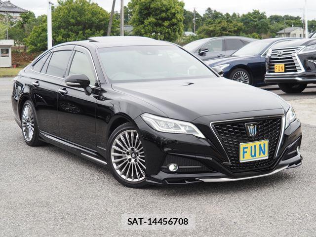 Toyota CROWN SEDAN 2022-03 7326385-2