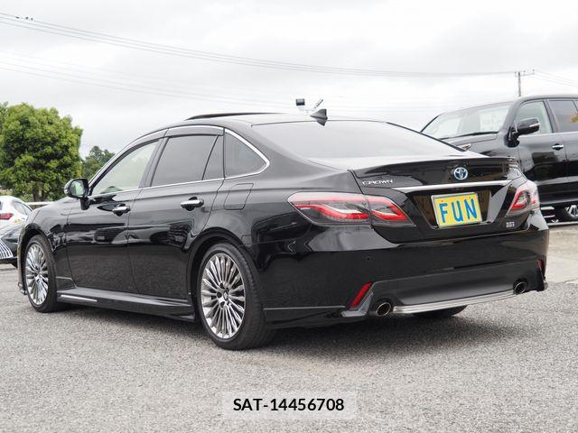 Toyota CROWN SEDAN 2022-03 7326385-5