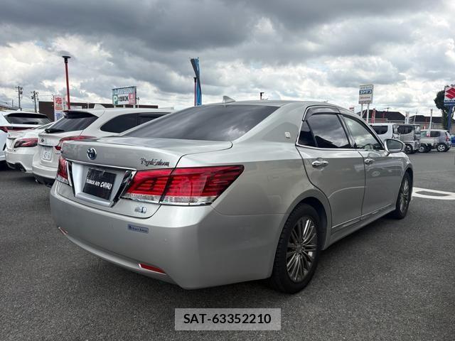 Toyota CROWN SEDAN 2018-10 7326388-5