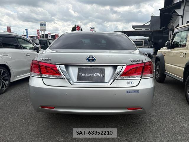 Toyota CROWN SEDAN 2018-10 7326388-6