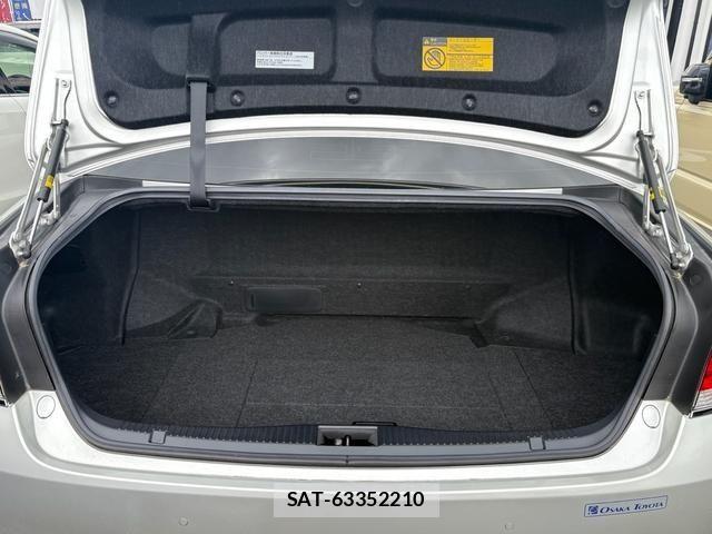 Toyota CROWN SEDAN 2018-10 7326388-7