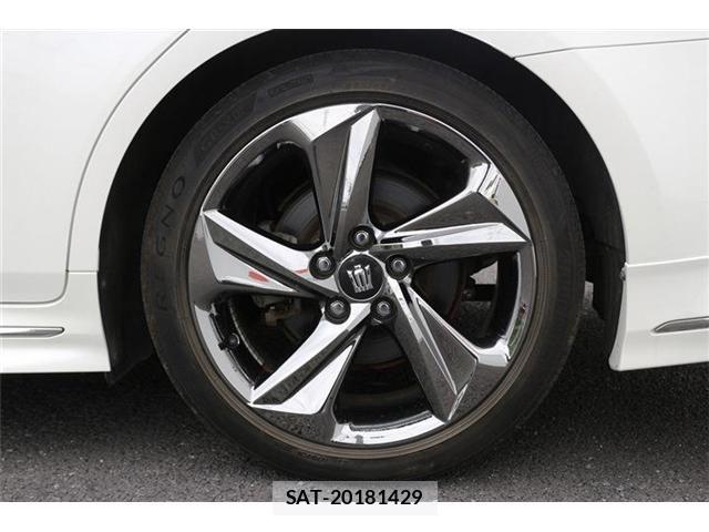 Toyota CROWN SEDAN 2018-06 7326399-13