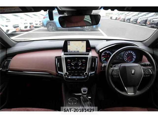 Toyota CROWN SEDAN 2018-06 7326399-16