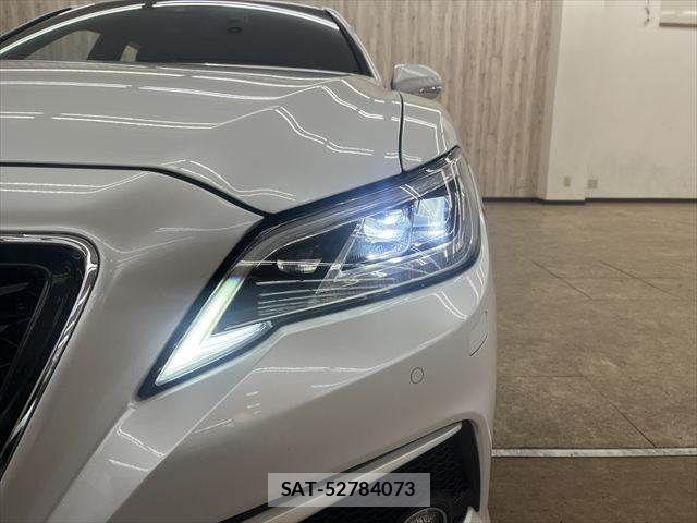 Toyota CROWN SEDAN 2021-02 7326401-10