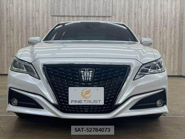 Toyota CROWN SEDAN 2021-02 7326401-13