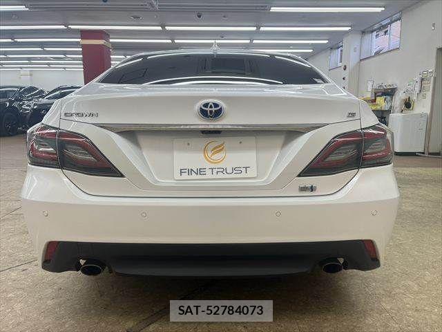 Toyota CROWN SEDAN 2021-02 7326401-17