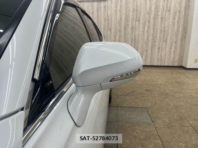Toyota CROWN SEDAN 2021-02 7326401-25