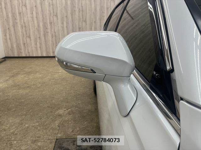 Toyota CROWN SEDAN 2021-02 7326401-26