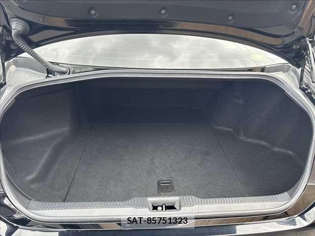Toyota CROWN SEDAN 2019-04 7326395-9