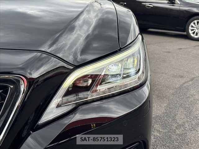 Toyota CROWN SEDAN 2019-04 7326395-11