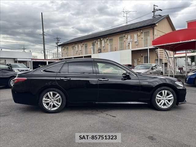 Toyota CROWN SEDAN 2019-04 7326395-17
