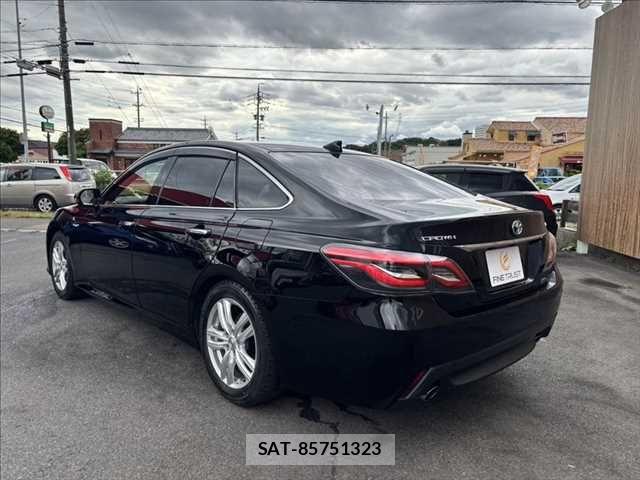 Toyota CROWN SEDAN 2019-04 7326395-20