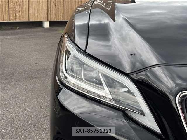 Toyota CROWN SEDAN 2019-04 7326395-23