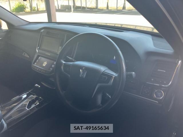 Toyota CROWN SEDAN 2013-11 7326408-11