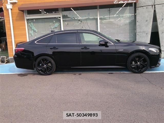 Toyota CROWN SEDAN 2018-06 7326404-2