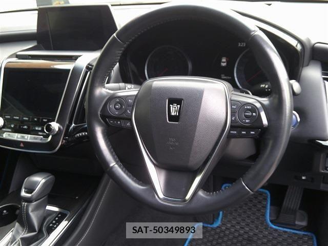 Toyota CROWN SEDAN 2018-06 7326404-5