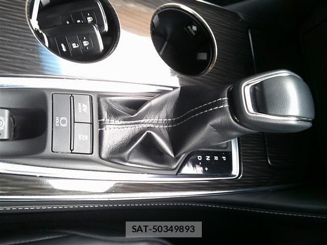Toyota CROWN SEDAN 2018-06 7326404-8