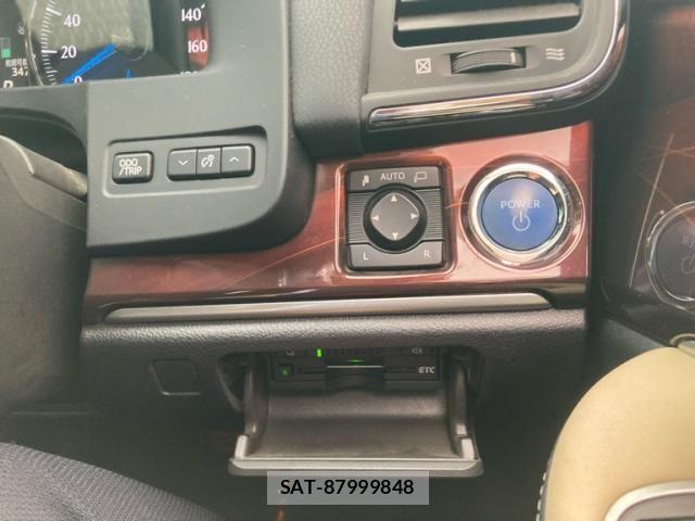 Toyota CROWN SEDAN 2013-09 7326421-16