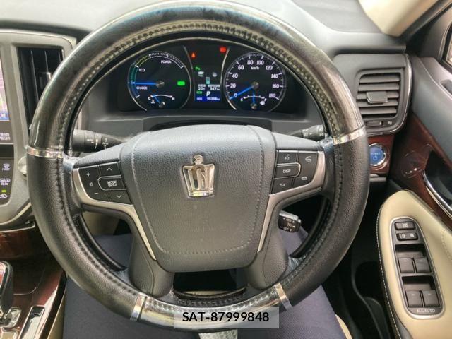 Toyota CROWN SEDAN 2013-09 7326421-18