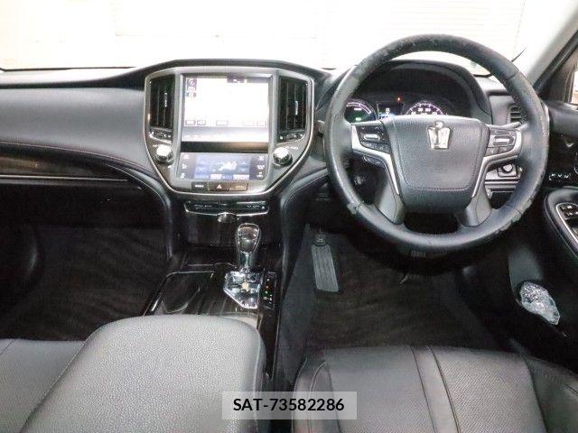 Toyota CROWN SEDAN 2015-12 7357313-2