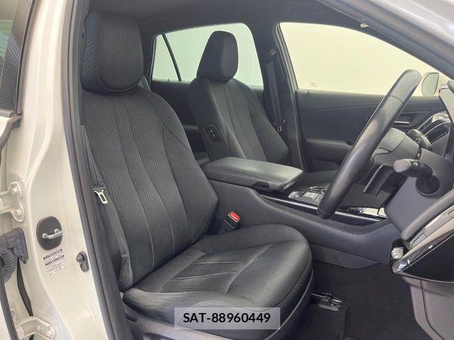 Toyota CROWN SEDAN 2019-04 7357310-11