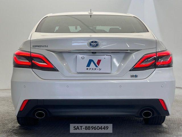 Toyota CROWN SEDAN 2019-04 7357310-14