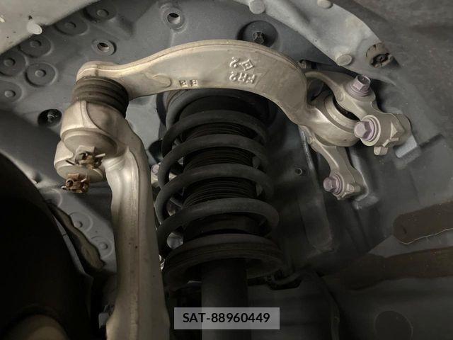 Toyota CROWN SEDAN 2019-04 7357310-18