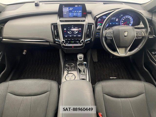 Toyota CROWN SEDAN 2019-04 7357310-1