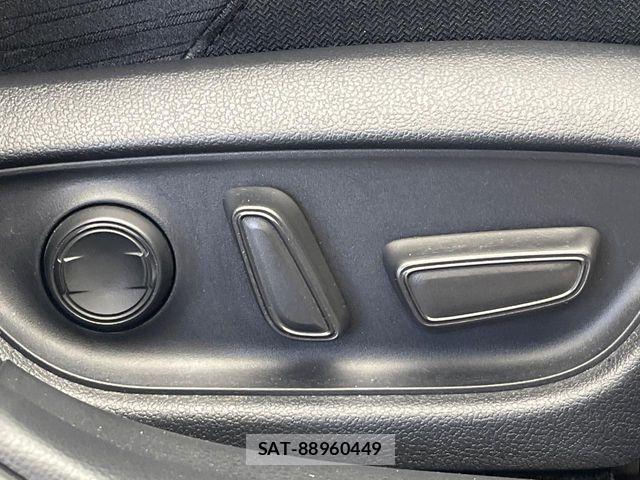 Toyota CROWN SEDAN 2019-04 7357310-8
