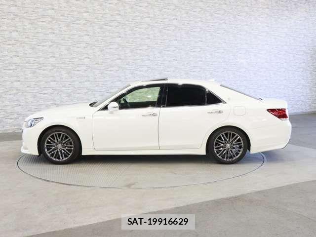 Toyota CROWN SEDAN 2015-07 7357320-11