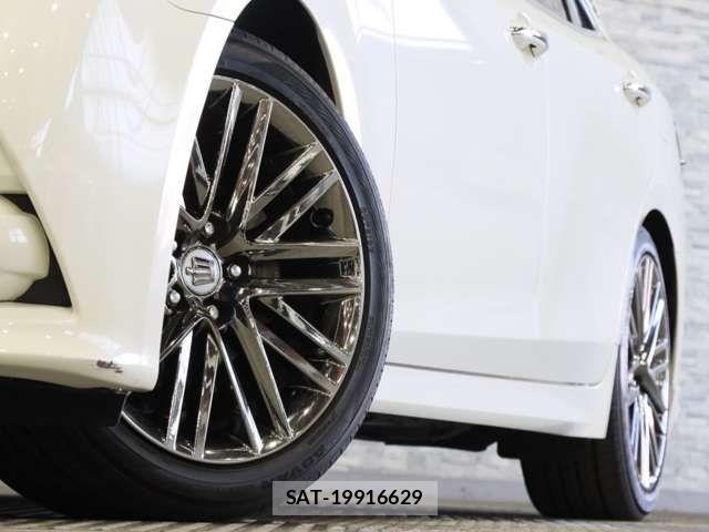 Toyota CROWN SEDAN 2015-07 7357320-17
