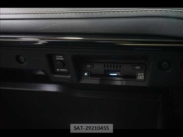 Toyota CROWN SEDAN 2019-10 7357307-6