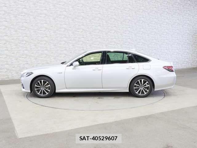 Toyota CROWN SEDAN 2019-05 7357322-11