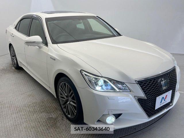 Toyota CROWN SEDAN 2013-08 7357311-16