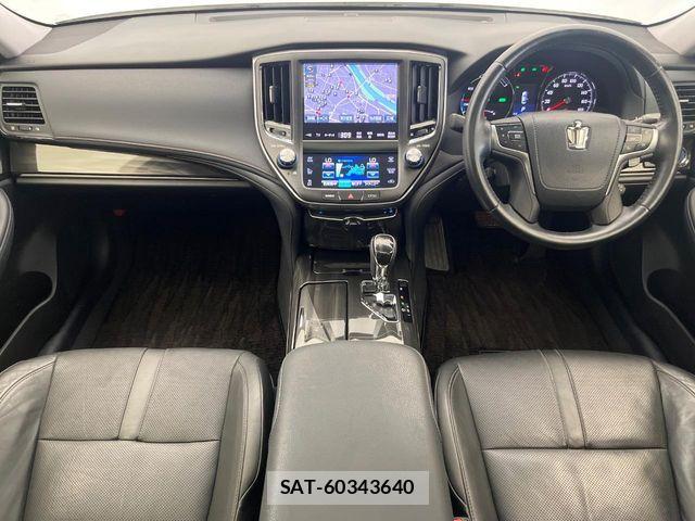 Toyota CROWN SEDAN 2013-08 7357311-1